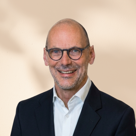 Dr. Claas Hohmann