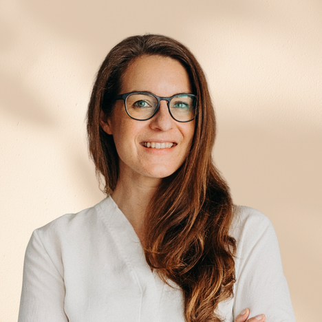 Dr. Eliane Roux